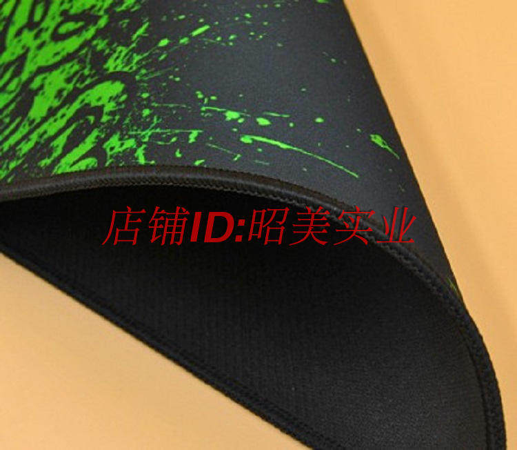 Precision locking game mouse pad thunder snake horn snake 25*30 fine surface speed version full of 20