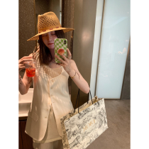 (welfare return field) YaZhi Two sets of small goose yellow transparent beating bottom vest white transparent buckle waistcoat suit