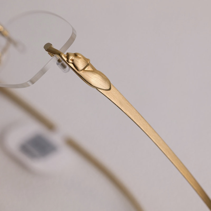 High-End Business Leopard Head Eyeglass Frame for Men, Rimless, Ultra-Light, Pure Titanium, 18K Gold, Luxury Nearsighted Glasses Frame for Women Ct0061O High-End Business Leopard Head Eyeglass Frame for Men, Rimless, Ultra-Light, Pure Titanium, 18K Gold, Luxury Nearsighted Glasses Frame for Women Ct0061O