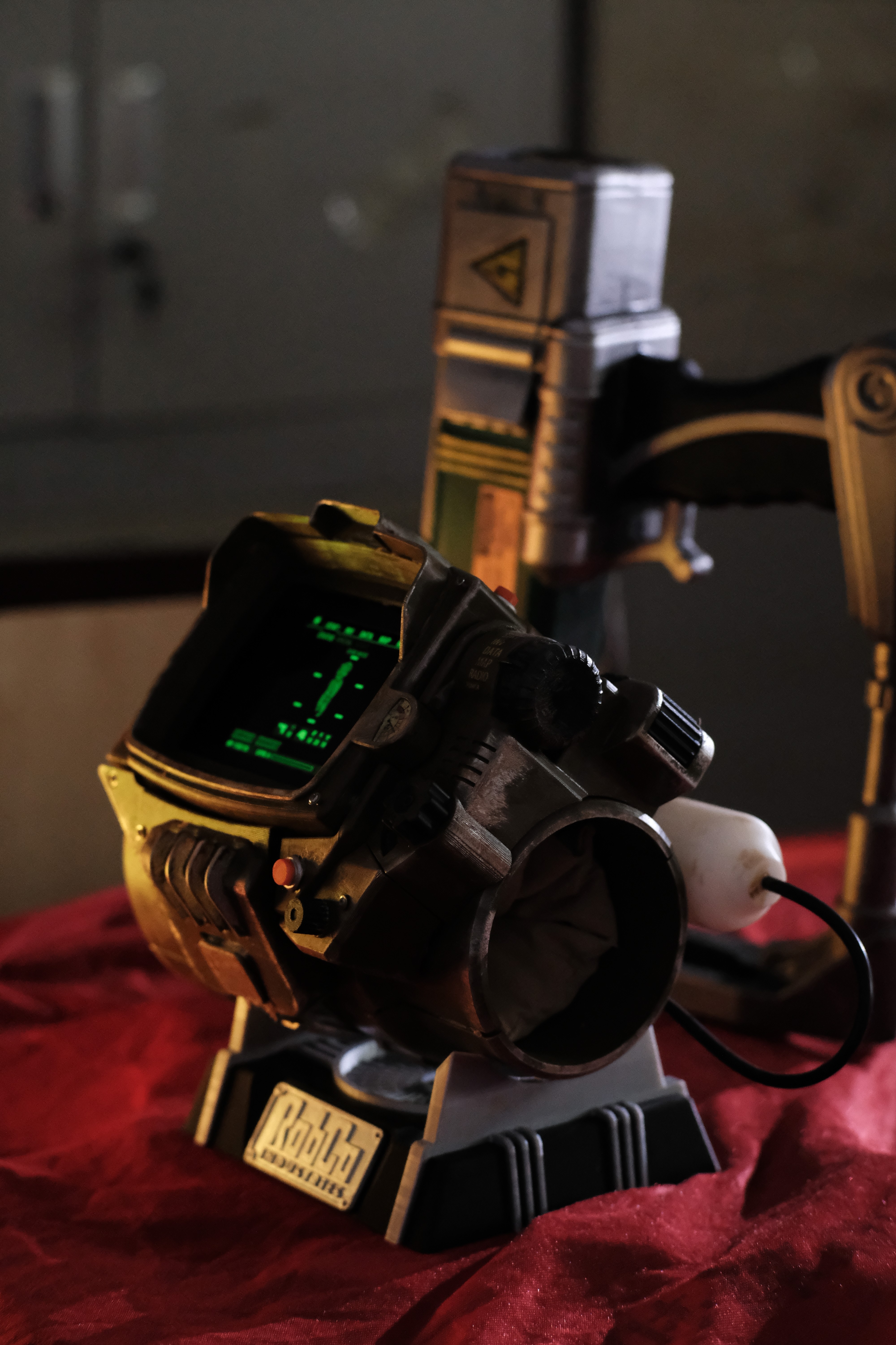 辐射4 Fallout pipboy 哔哔小子定制道具定制电竞房摆件送人测评！硬核玩家必备神器？`_游戏大全_淘宝游戏网