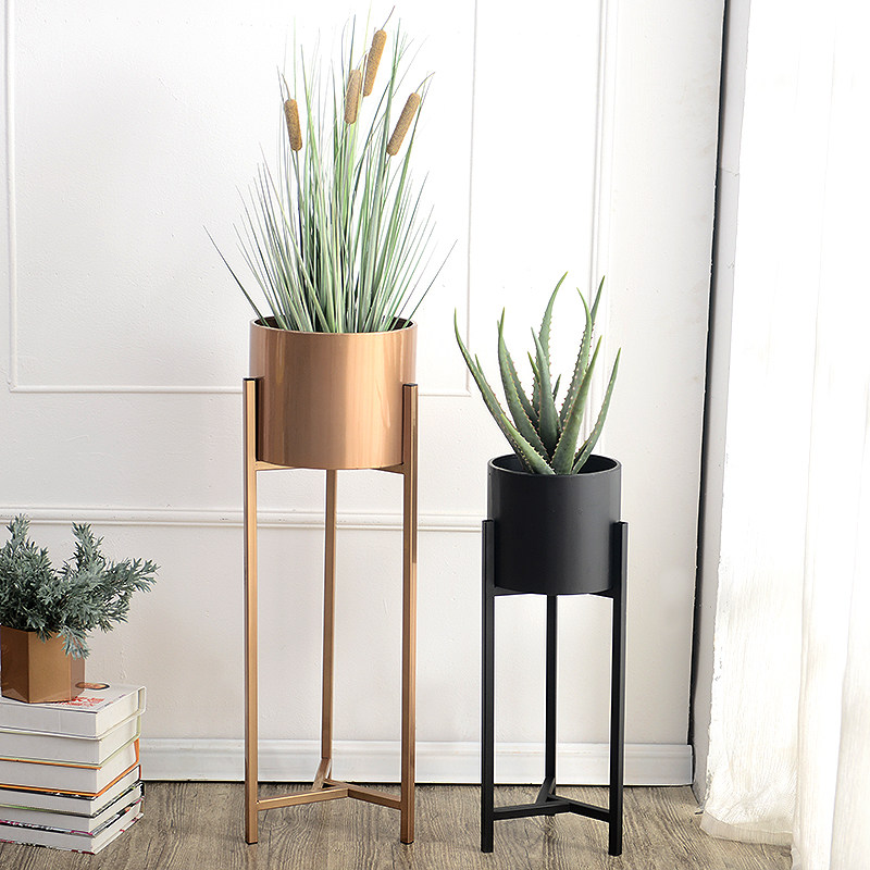 Nordic minimalist creative flower stand Iron triangle flower pot stand Living room TV cabinet background wall decoration balcony flower stand