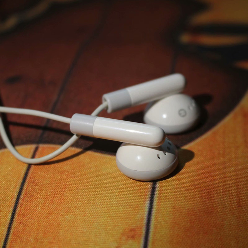 The original Apple iPod first generation of flat headphones MX500 Fungda Orange Point Unit Classic