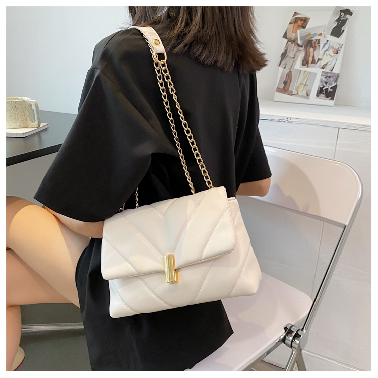 Fashion Metal Chain Embroidery Thread Square Bag display picture 7