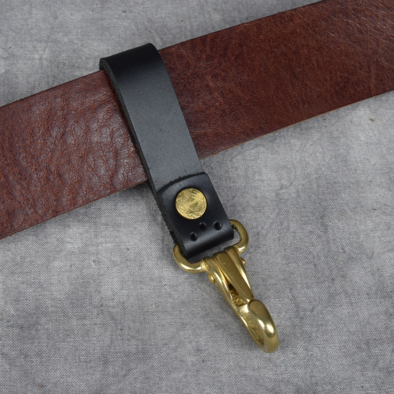 Leather keychain handmade first layer cowhide pure copper D-buckle pendant Waist buckle Belt hanging buckle Men's creative gifts