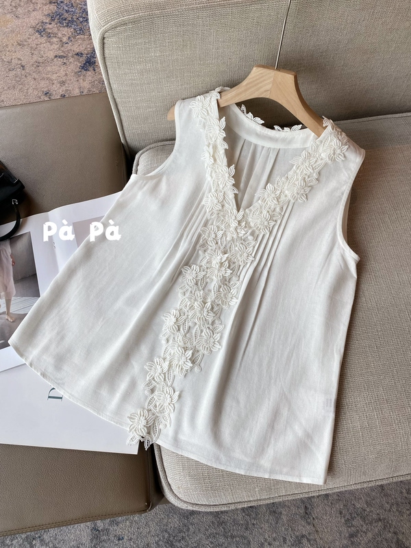 Lace Craftsmanship, Three-Dimensional Floral Cotton and Linen Pleated V-Neck Tank Top for Women, Summer Design, Sleeveless White Shirt