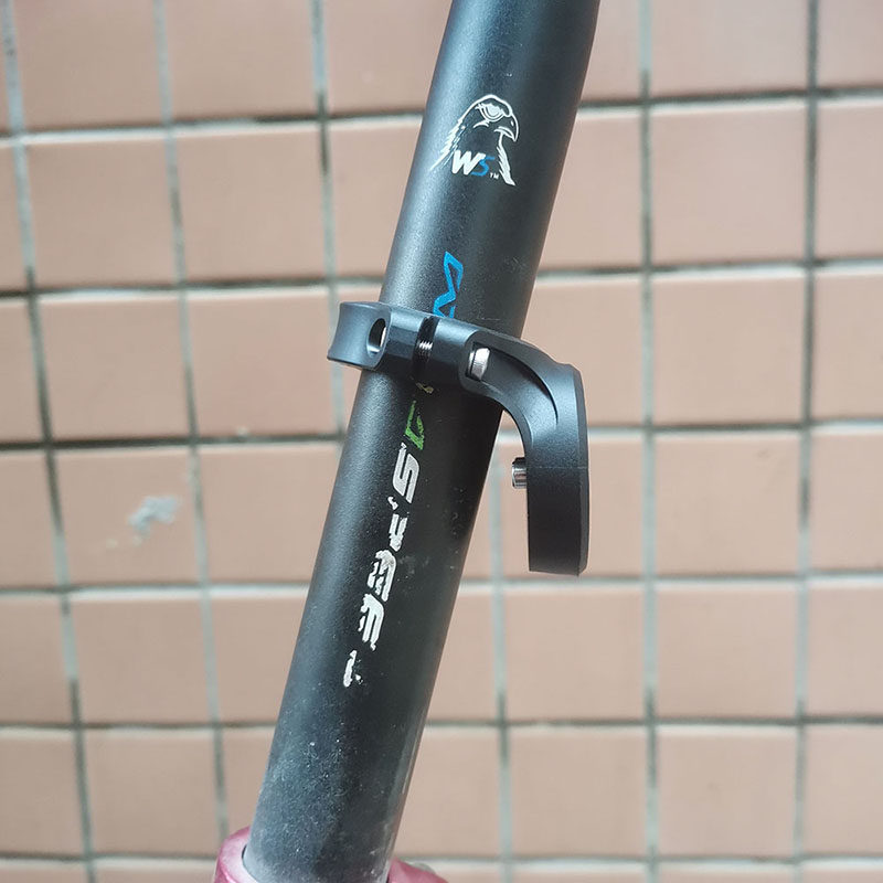 Держатель фонарика для велосипеда 尾灯支架 适合 garmin佳明varia雷达 edge 130码表小型管座管支架