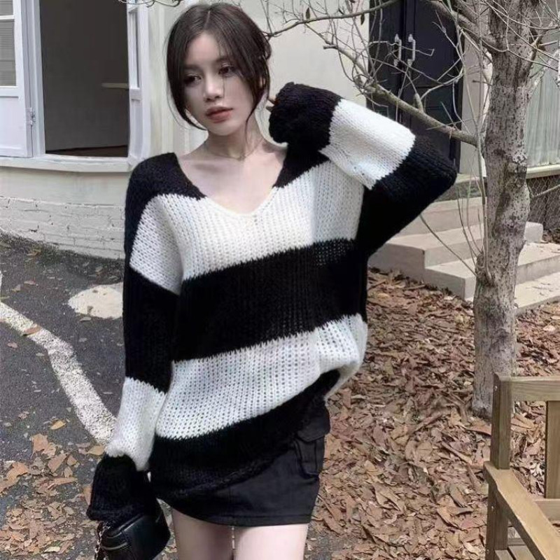 Lazy Style V-Neck Pullover Sweater for Women, Autumn and Winter High-End Loose Striped Mid-Length Sweater That Covers the Buttocks Lazy Style V-Neck Pullover Sweater for Women, Autumn and Winter High-End Loose Striped Mid-Length Sweater That Covers the Buttocks