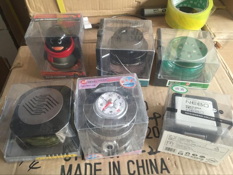 出售汽车香水,6瓶 60包邮,送一堆东西包装满一箱子,让你满意为止 出售汽车香水,6瓶 60包邮,送一堆东西包装满一箱子,让你满意为止