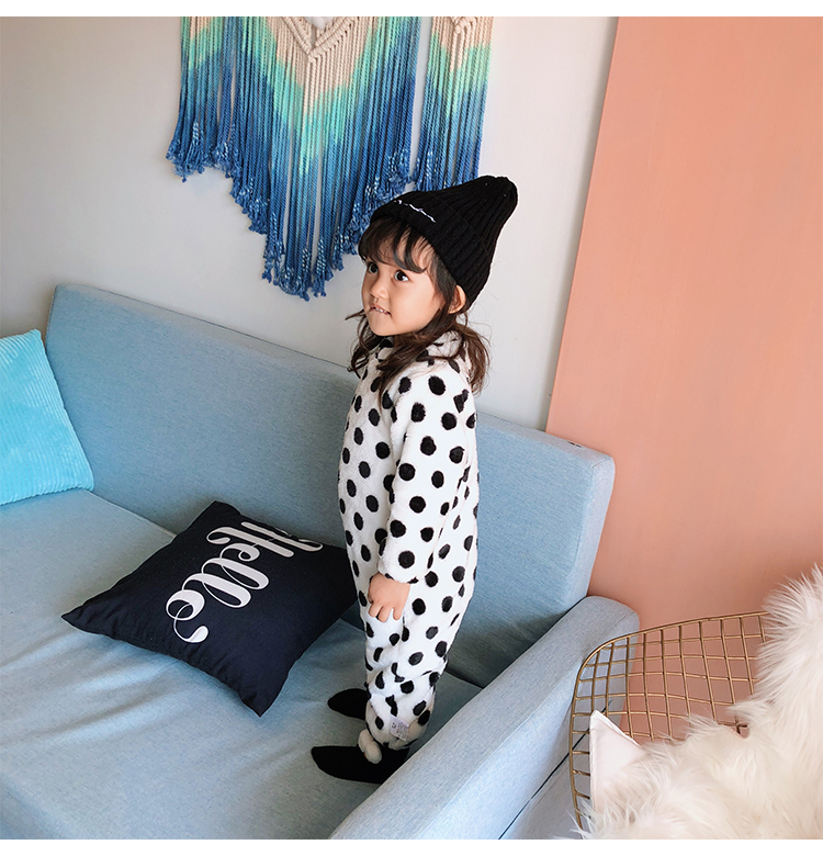 乐 女 Quần áo mùa đông trẻ em dày flannel dịch vụ tại nhà mùa đông nam romper bé bộ body bé gái đáng yêu