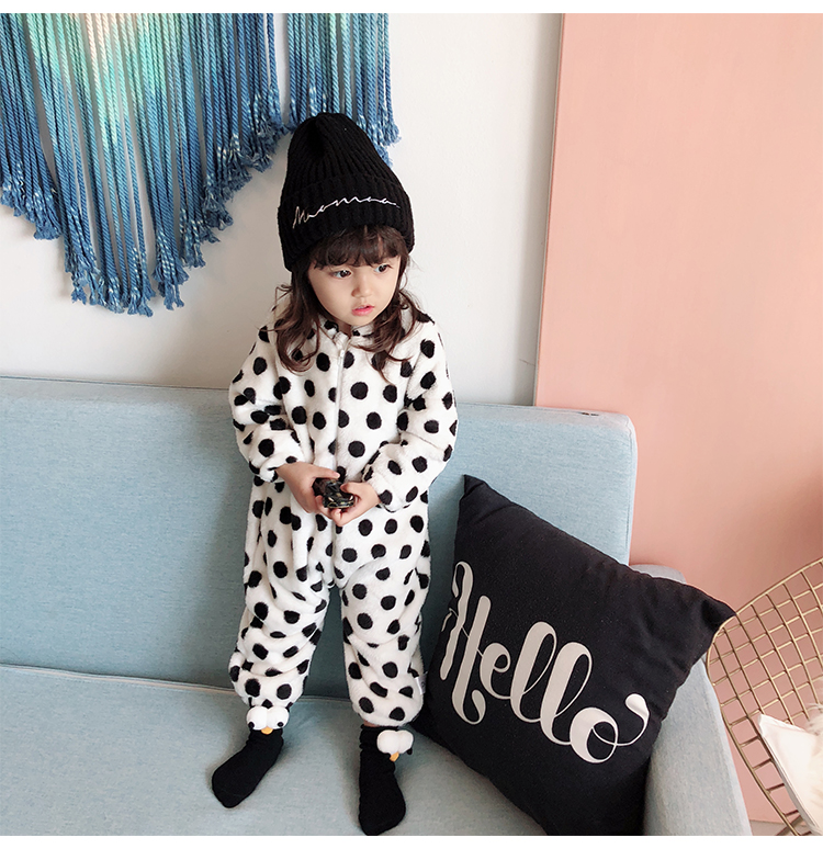 乐 女 Quần áo mùa đông trẻ em dày flannel dịch vụ tại nhà mùa đông nam romper bé bộ body bé gái đáng yêu
