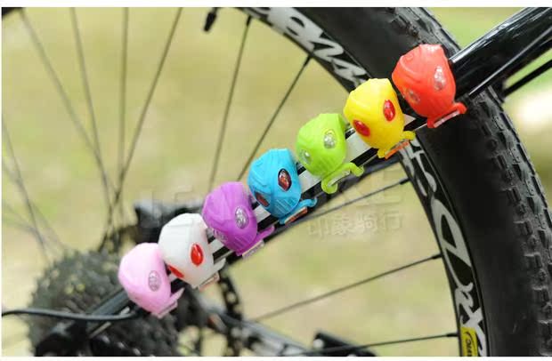 xe thăng bằng một bánh Trẻ em xe đạp ánh sáng ếch đèn đêm cân bằng xe nhấp nháy LED cảnh báo đèn hậu trang trí đèn pha xe tay ga - Smart Scooter xe thăng bằng cho bé 18 tháng