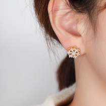 Snowflake rotating earrings Japan and South Korea small and cute temperament fashion small crowddesign Earrings 2022 New earrings