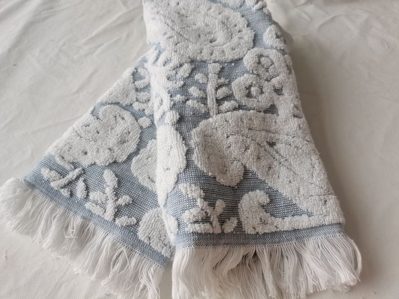 Foreign Trade Export Last Order Pure Cotton Jacquard Thickeneded Face Towel Pure Cotton Absorbent Soft Tassel Beard