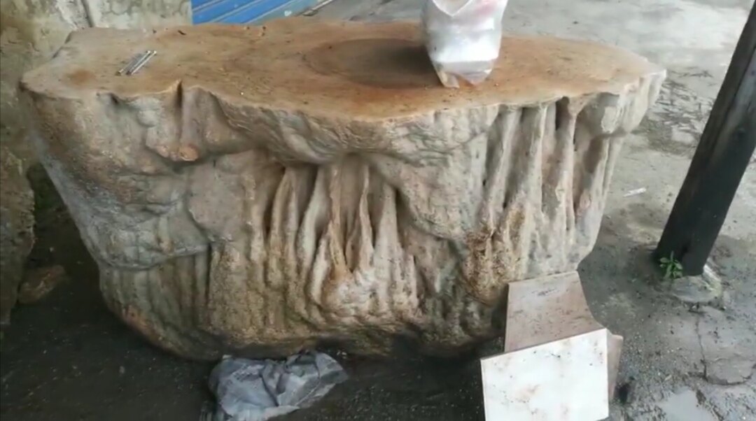 Pure natural stalactite stone table courtyard table ornaments strange stone collection sightseeing stone crystalline stone rough mineral stone