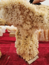 Natural Junction Cryolite Bell Milk Stone Pendulum Pieces Chite Ornamental Stone Mineral Crystal Lysos Crystal Garnet Crystal Pomegranate Stone Wind Water Stones