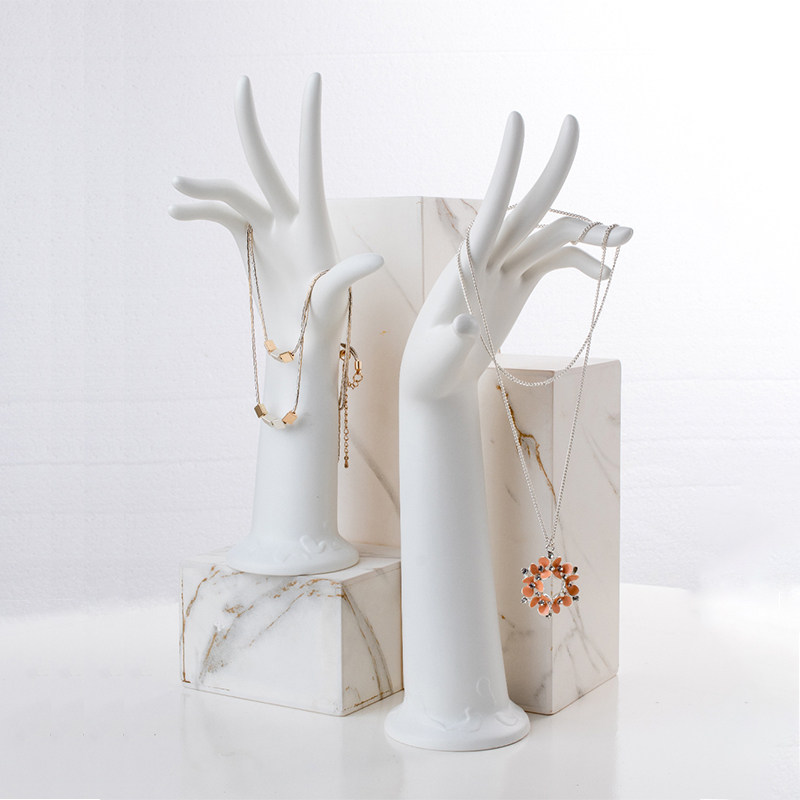 Female simulation fake hand model props Jewelry store hand decoration display model hand window display ring live hand model