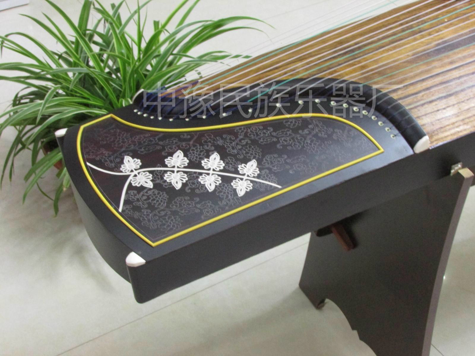 Direct sales solid wood guzheng purple sandalwood big family friend show professional playing 10 grade gold stone quality welcome consultation order