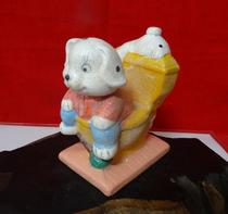 Savings tank pot pot pot pot pot piece of dog porcelain toy art shape used photo