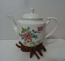 Old teapot white porcelain applique porcelain pot before the Cultural Revolution Flower and bird pot nostalgic collection props ornaments have small physical Pictures