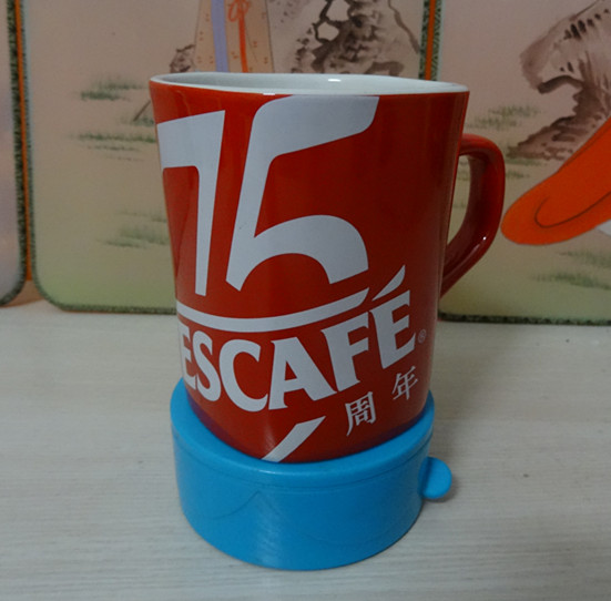 Nestlé Theme Collection Coffee Cup 2013 Classic Red Cup 75th Anniversary Limited Edition Red Cup Physical Photo