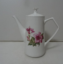 Old teapot large teapot 80 s white porcelain flower holding pot nostalgic collection of physical photos have a small knock specific picture