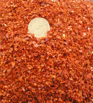 500 grams of dried red pepper noodles, two fine 3-5 mm, less salt, not spicy, more fragrant chicken, spicy vegetables