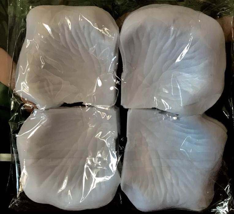 Rose Romantic Fake Petals Wedding Christmas Decorative Watch White Birthday Valentine's Day Emulation KTV Road Wedding Celebration