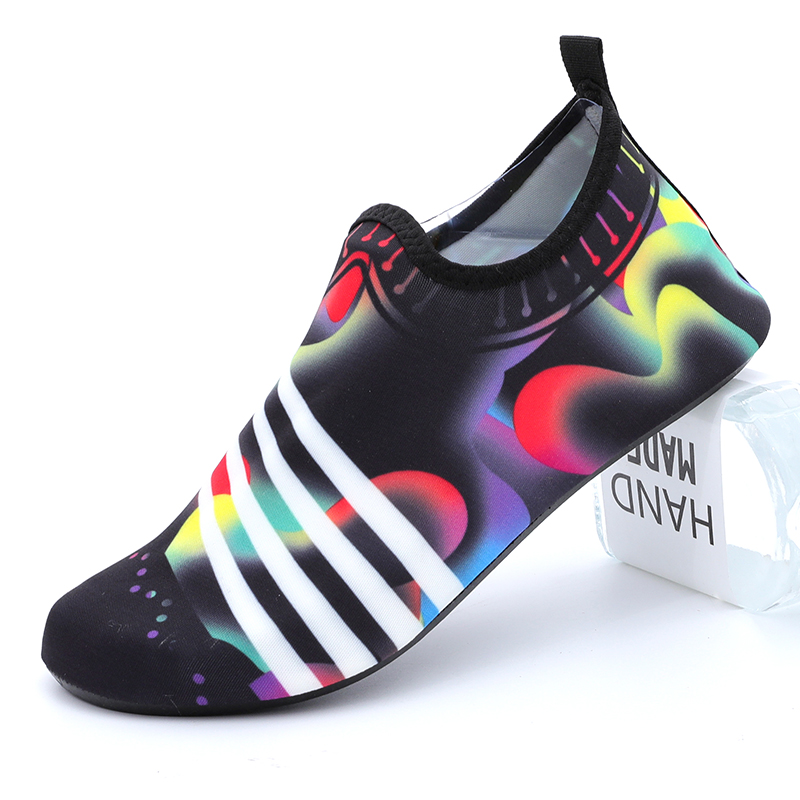 Wading shoes men's beach socks beach shoes women's summer quick-drying children's swimming pool shoes non-slip special shoes for catching the sea