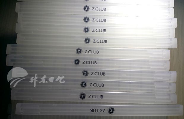 Hòa nhạc nên hỗ trợ một đêm chạy điện tử LED phát sáng flash stick vòng đeo tay rộng vòng đeo tay huỳnh quang tùy chỉnh - Vòng đeo tay Cuff vòng tay dw chính hãng