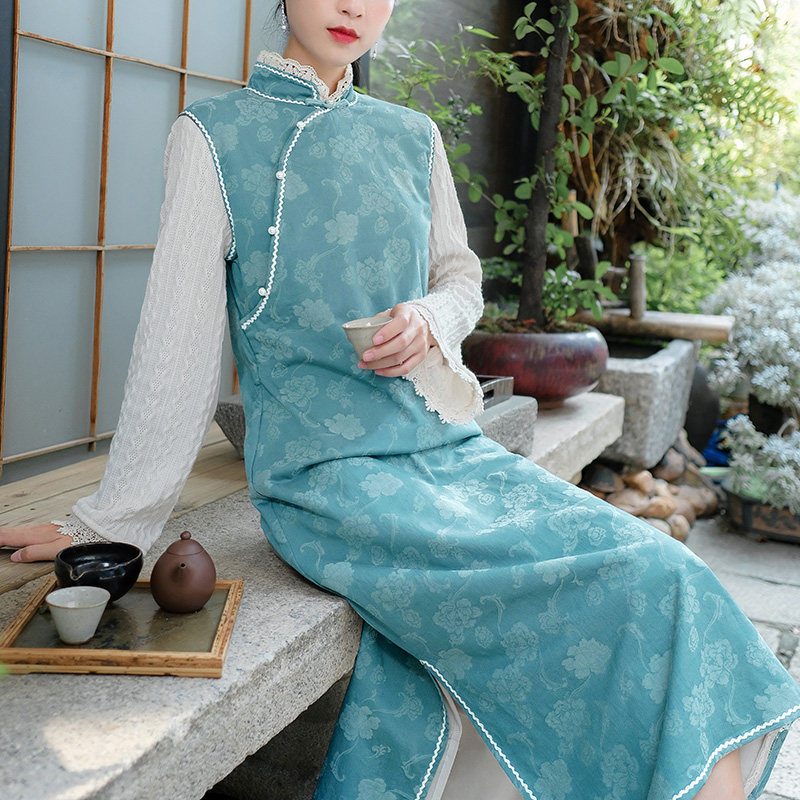 Inverted big sleeves Republic of China style improved cheongsam dress buckle Chinese style women's clothing fake two Zen tea clothes women autumn and winter