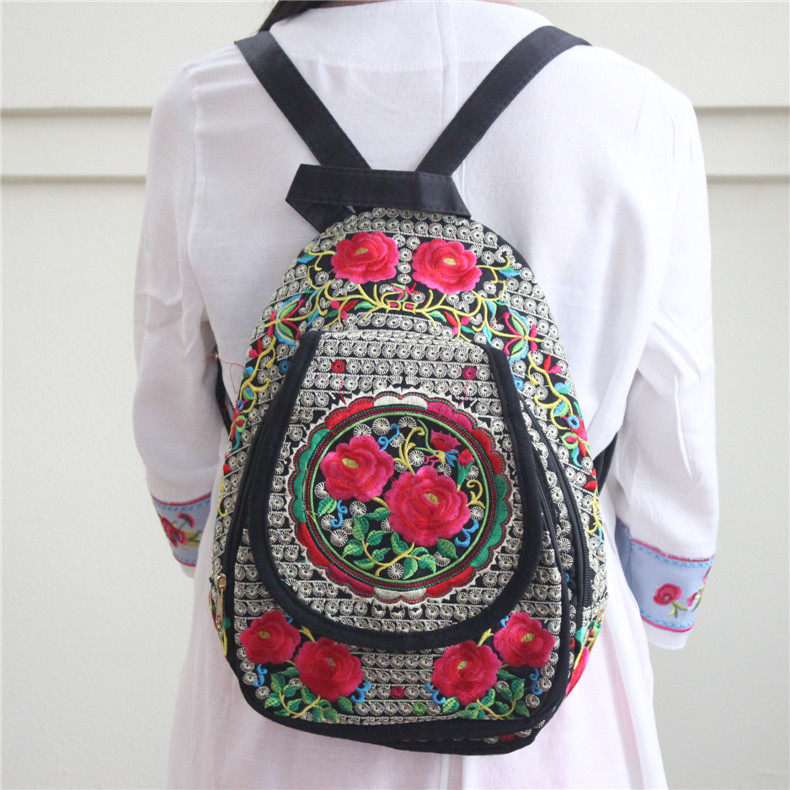 2016 new ethnic wind embroidered bag embroidered canvas single shoulder inclined satchel bag with small chest bag with double shoulder bag