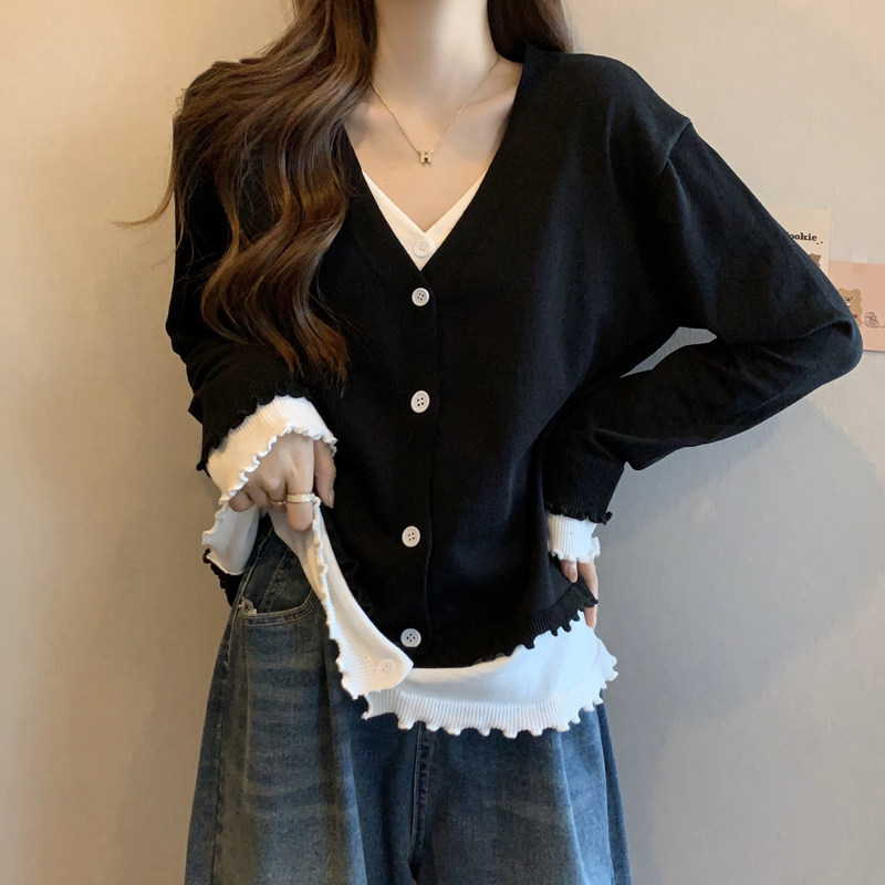 Big code autumn and winter cover v collar fake two long sleeves beating bottom shirt woman fat mm loose and thin knit cardiovert blouses-Taobao