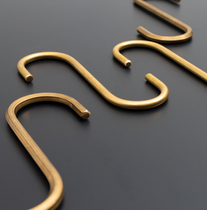 Minimalist retro handmade brass S hook clothing towel hook minimalist Nordic wind beautifully bent hook