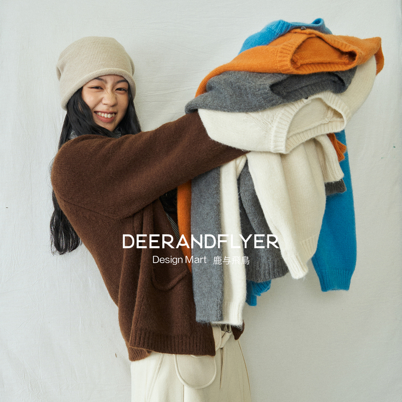 Deer and Birds Small Flower Round Neck Sweater/Five-Color Horn Button Knitted Cardigan
