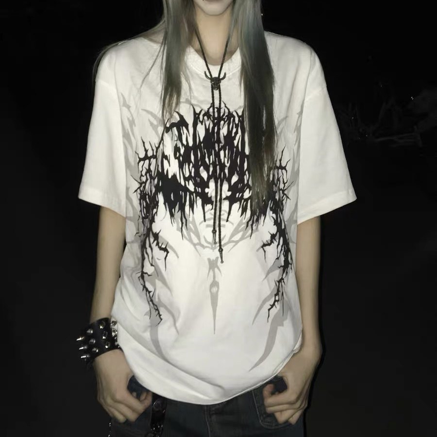 Dark-themed punk-inspired cotton short-sleeved t-shirt for men and women, plus size, versatile, Y2K loose-fitting five-quarter sleeve.