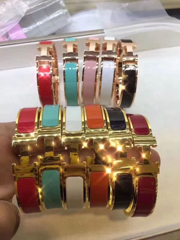 Enamel Bracelet with Letter Clasp for Men and Women, Classic Couple Style, Trendy Ins Fashion, 18K Gold Plated Narrow Rose Gold Bracelet, Simple Design