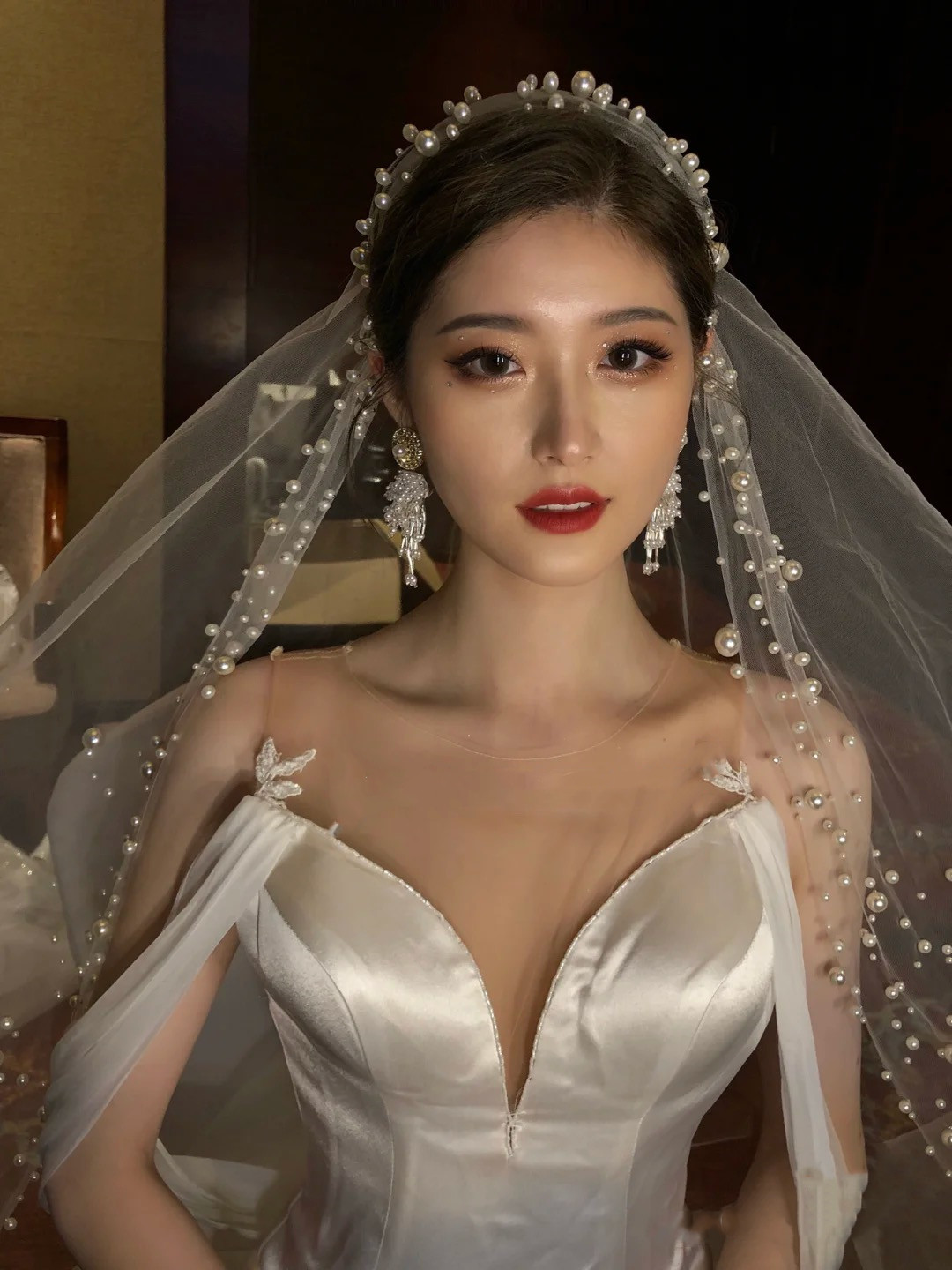 Han Style Pearl Wedding head yarn photo long version Pearl wedding dress Brigade photographed Props Head Yarn