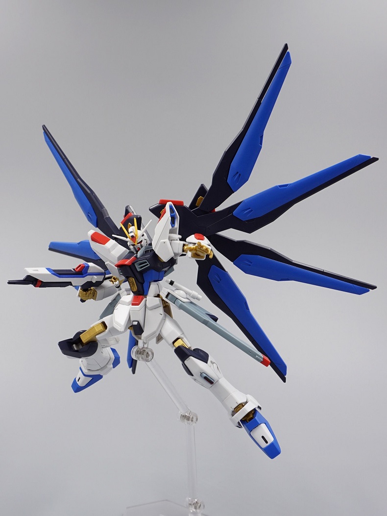 Mô hình Gundam Bandai HGUC HGCE 201 Strike Freedom Phiên bản mới - Gundam / Mech Model / Robot / Transformers mô hình nhựa gundam