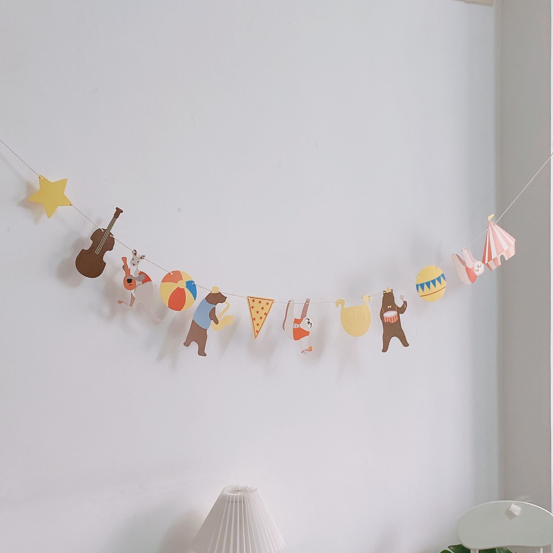 Children's birthday arrange flag-label cartoon animal circus colorful children's room window decorated 100-day full moon flag