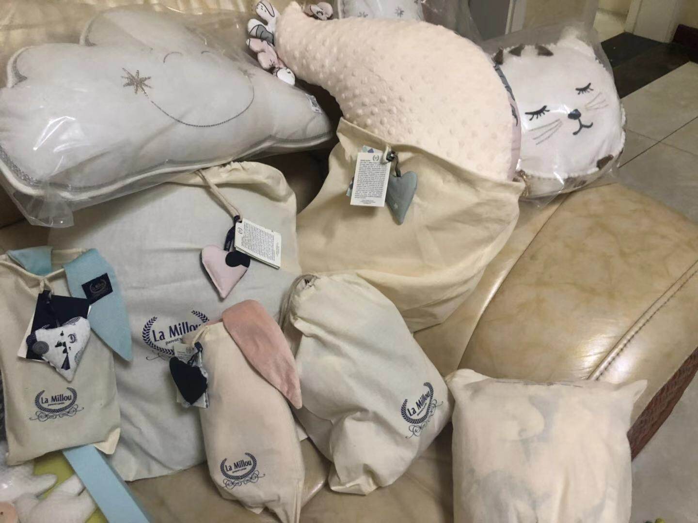 Spot La Millou lamilo bean suckling pillow baby learn to sit and breastfeed on the side of the pregnant woman