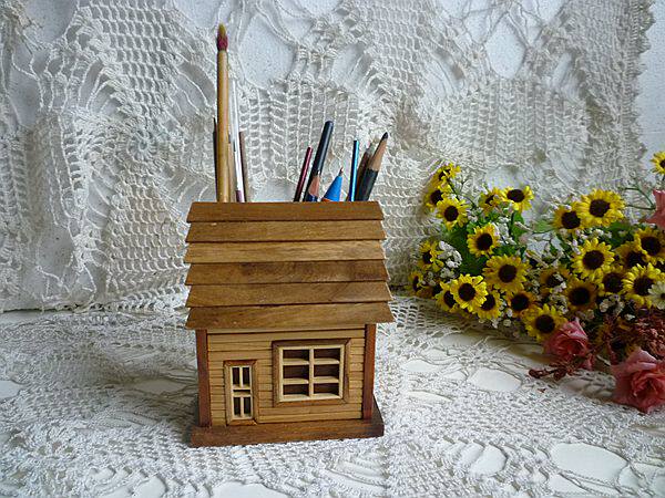 Mountain cabin shape pen - drum savings tank