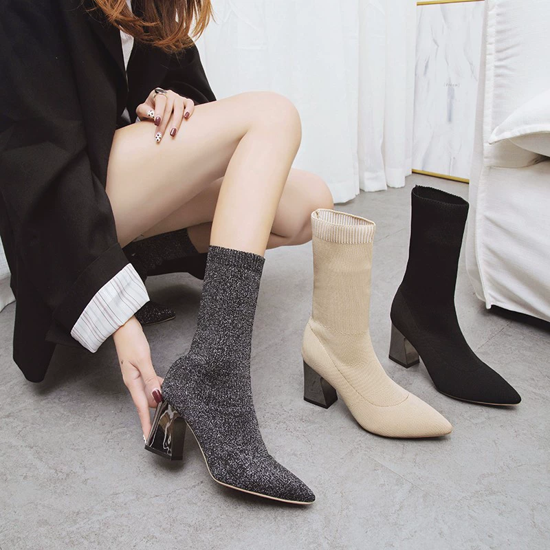 2019 mới giày bốt ngắn của phụ nữ màu đen hoang dã mỏng giày Martin kéo dài đan mũi nhọn cao gót giày cao gót dày xu hướng trẻ em - Kính râm
