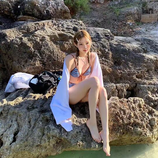 New Sexy Bikini Swimsuit for Women, Pure and Alluring Style, Korean Striped Tie-Up Three-Point Style Hot Spring Resort Swimwear