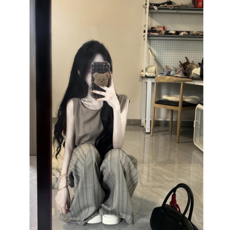 Korean Style Sleeveless Top and Striped Wide-Leg Pants Two-Piece Set for Women, Summer Design Casual Wear, Sporty Style Suit