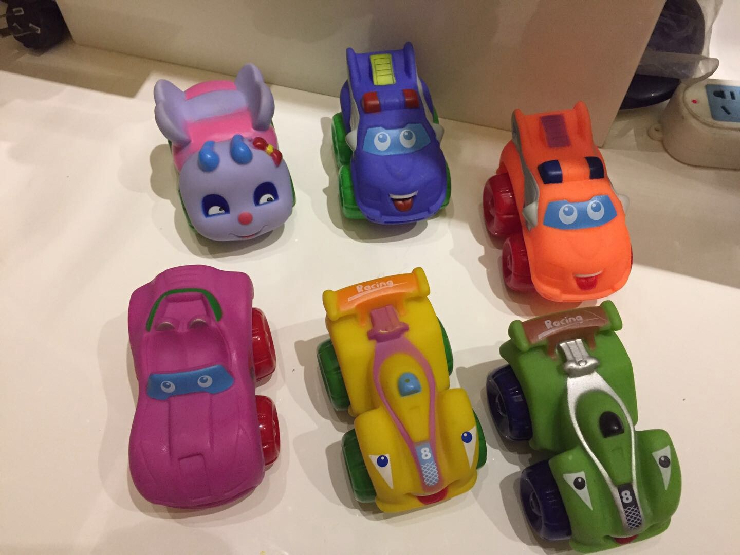 Foreign trade inventory tail list a variety of environmentally friendly plastic sliding cartoon mini cute car toys tasteless