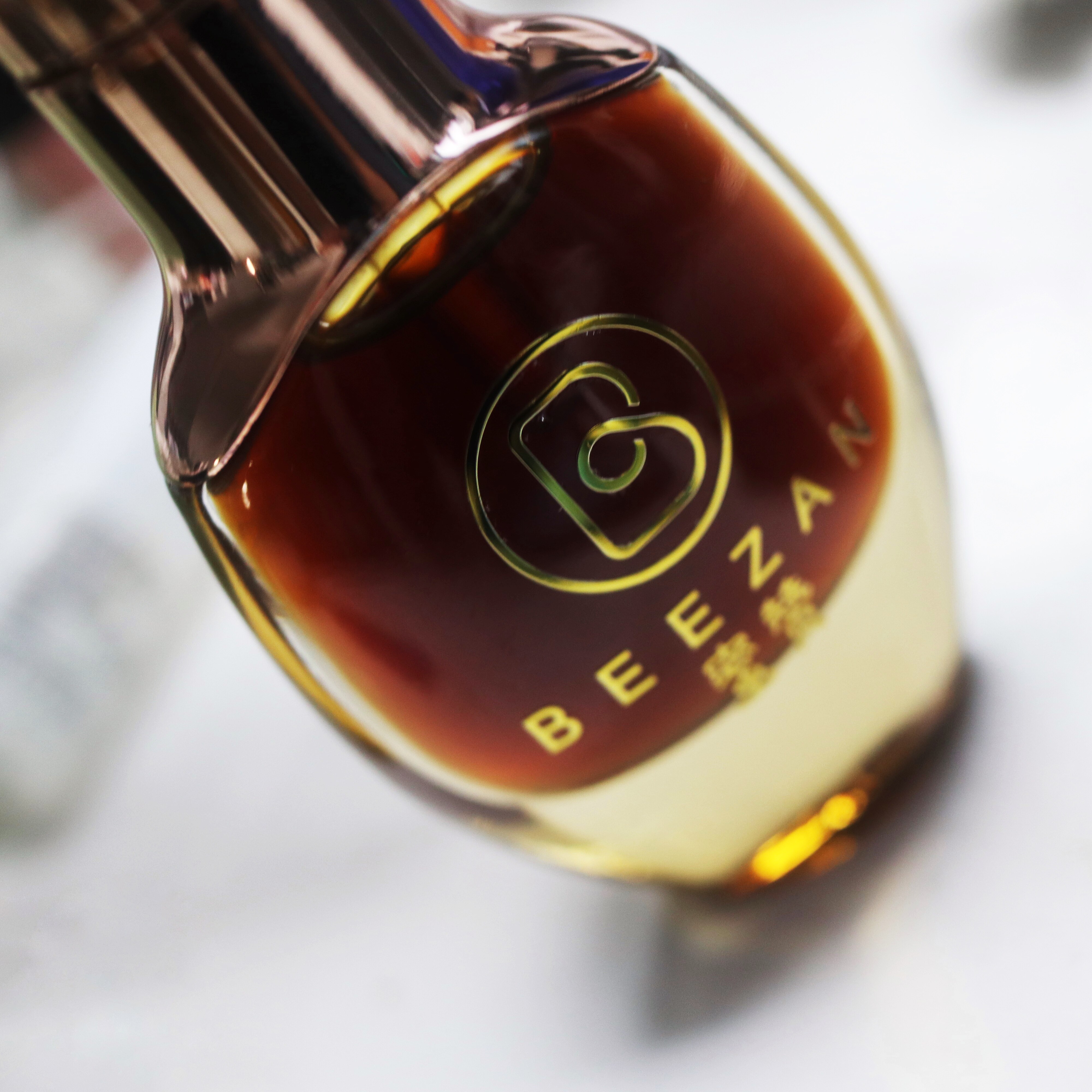 Homzan high antioxidant essence dilutes the brightening skin color compact moisturizing and moisturizing essence of the original fluid 40ml