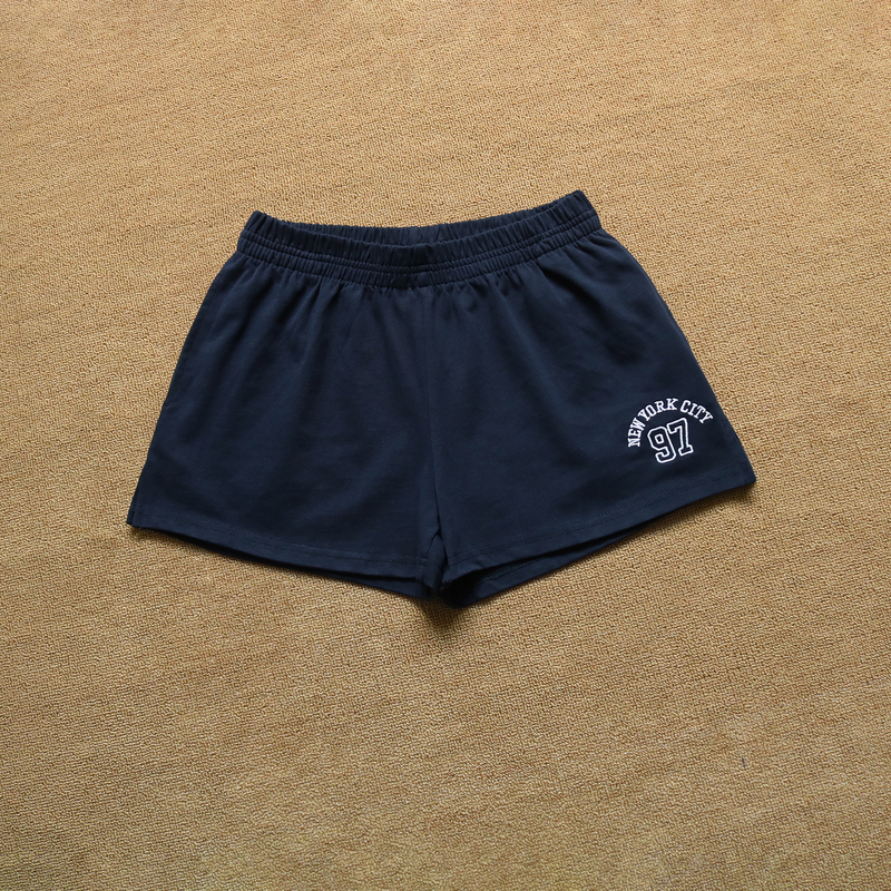 26-Year-Old American Retro Campus Style Embroidered Versatile Casual Shorts for Women, Three-Quarter Pants, Pear-Shaped Slimming Sports Shorts