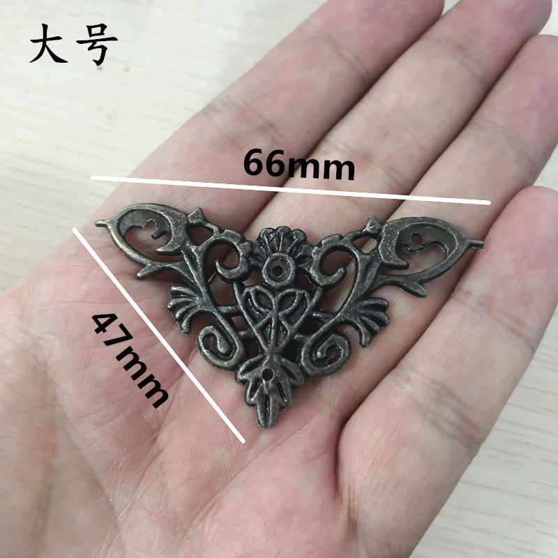 Large Size Alloy Corner Sheet Flat Sticker Corner Trim Antique Corner Patches Classical Home Package Corner Wood Case Protection Corner