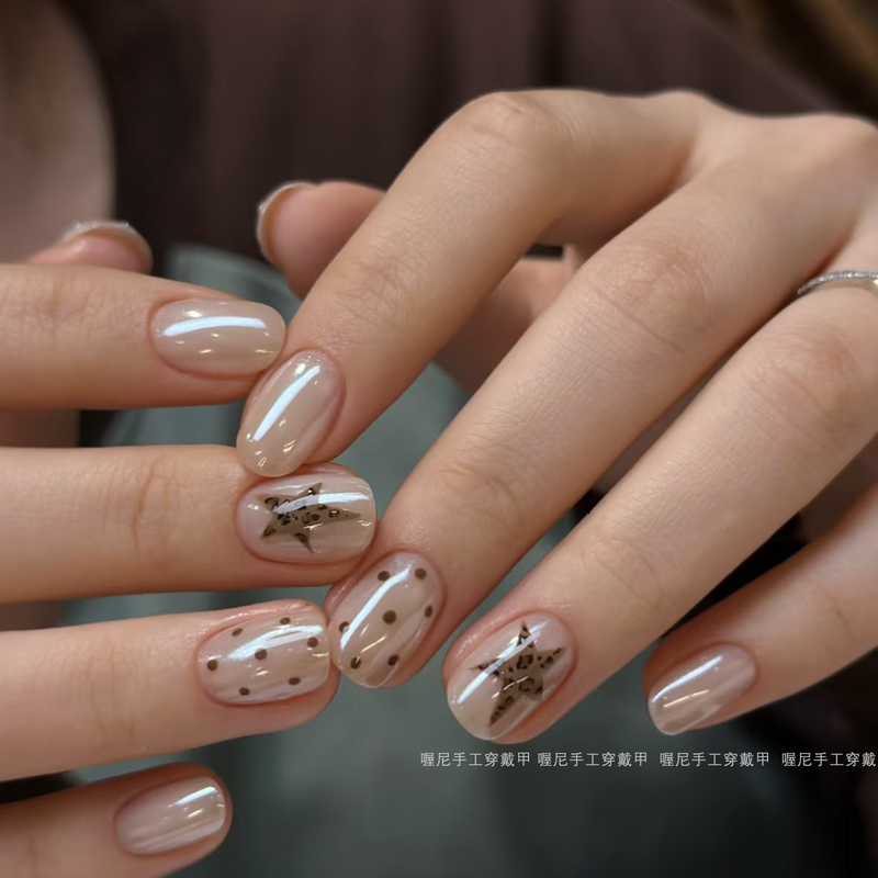 Oh, Ni~ Handmade Leopard Print Five-Pointed Star Polka Dot Press-On Nails, Short Style, Aurora White, Simple and High-End Nail Patches