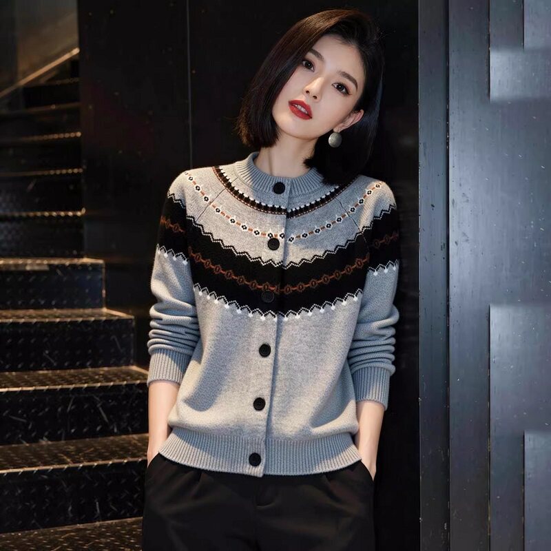 Fair Isle Style Color-Blocked Round-Neck Knit Cardigan for Women, New Autumn and Winter Vintage Versatile Lazy Style Sweater Coat Fair Isle Style Color-Blocked Round-Neck Knit Cardigan for Women, New Autumn and Winter Vintage Versatile Lazy Style Sweater Coat